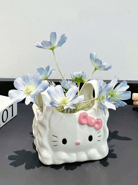 Ceramic hello kitty vase