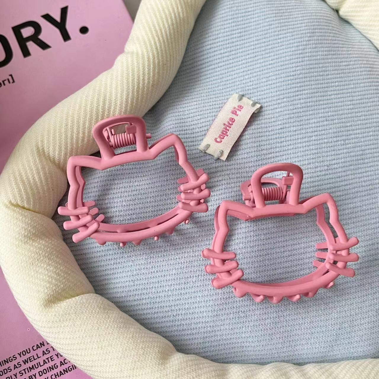 Hello kitty clutch