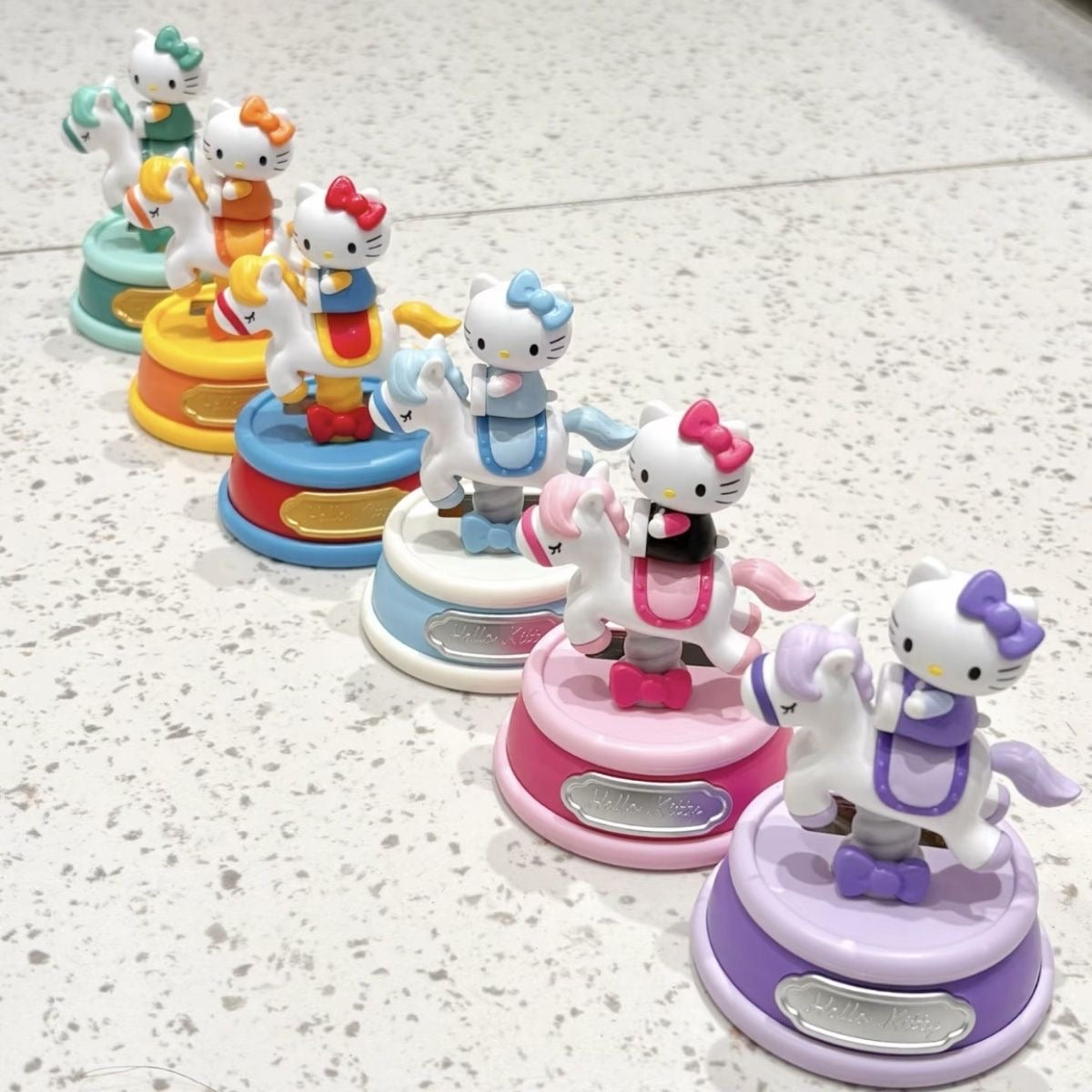 Hello kitty moving horse blind box