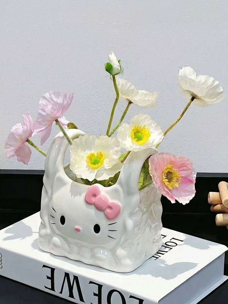 Ceramic hello kitty vase