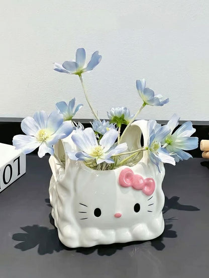 Ceramic hello kitty vase