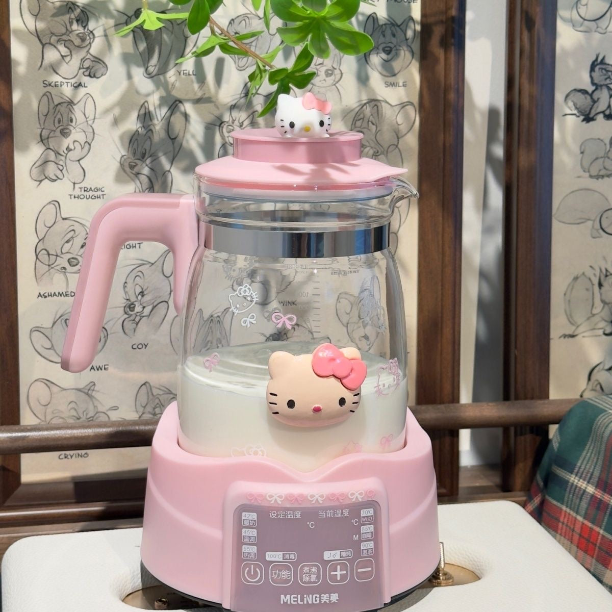 Hello kitty kettle
