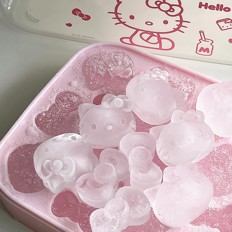 Ice tray hello kitty